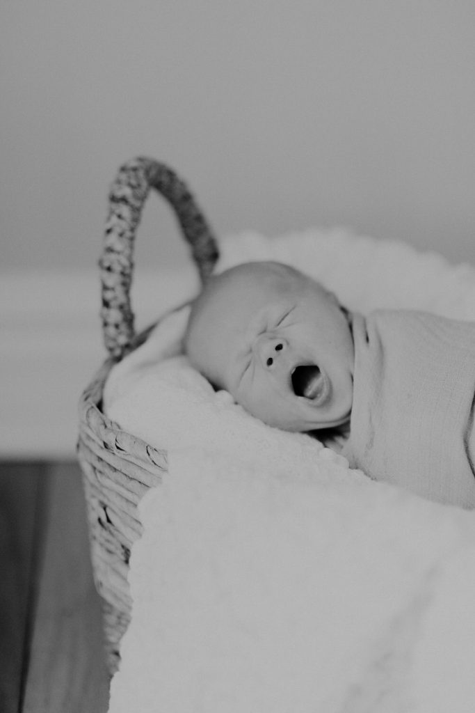 lifestyle in home newborn photography in indianapolis_3953-2
