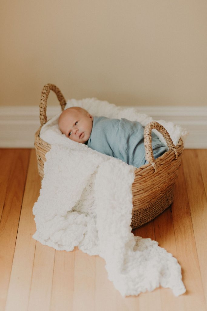lifestyle in home newborn photography in indianapolis_3988