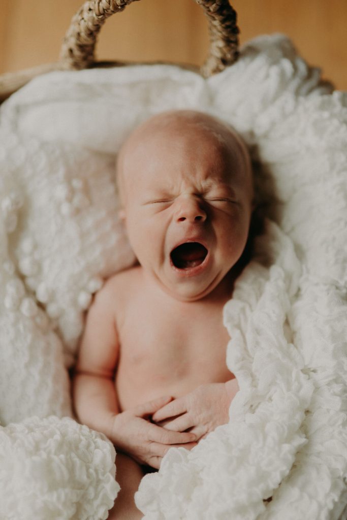 lifestyle in home newborn photography in indianapolis_4105