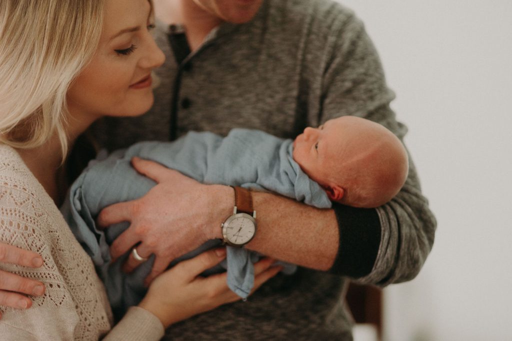 lifestyle in home newborn photography in indianapolis_4309