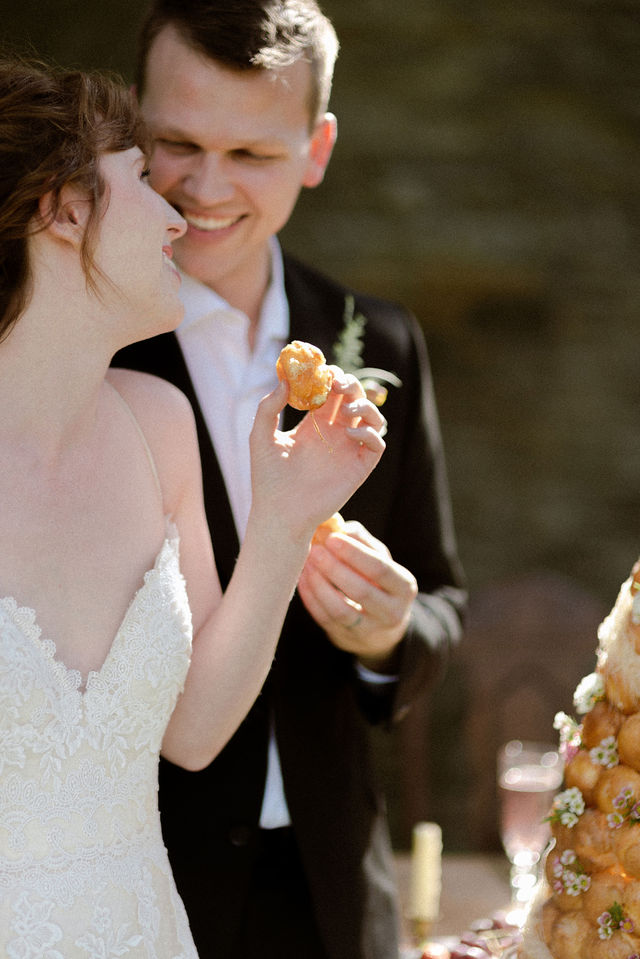 medieval inspired renaissance wedding at a castle with rustic florals and tablescape by rk florals_0370