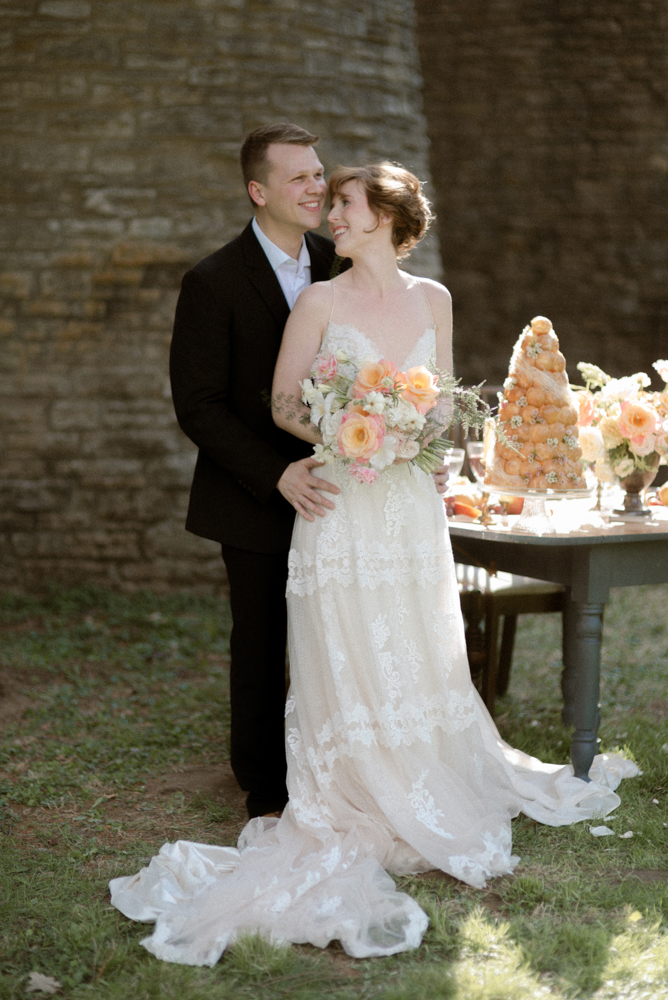 medieval inspired renaissance wedding at a castle with rustic florals and tablescape by rk florals_0477-2
